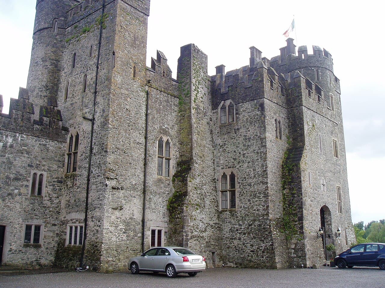 Kilkea Castle — Ireland castle