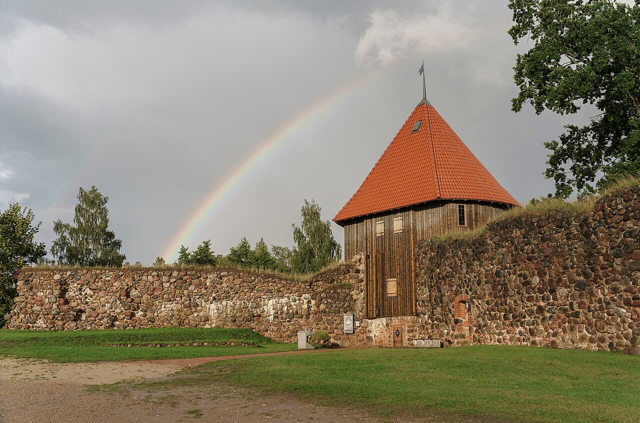 Aluksne Castle Ruins — Latvia castle