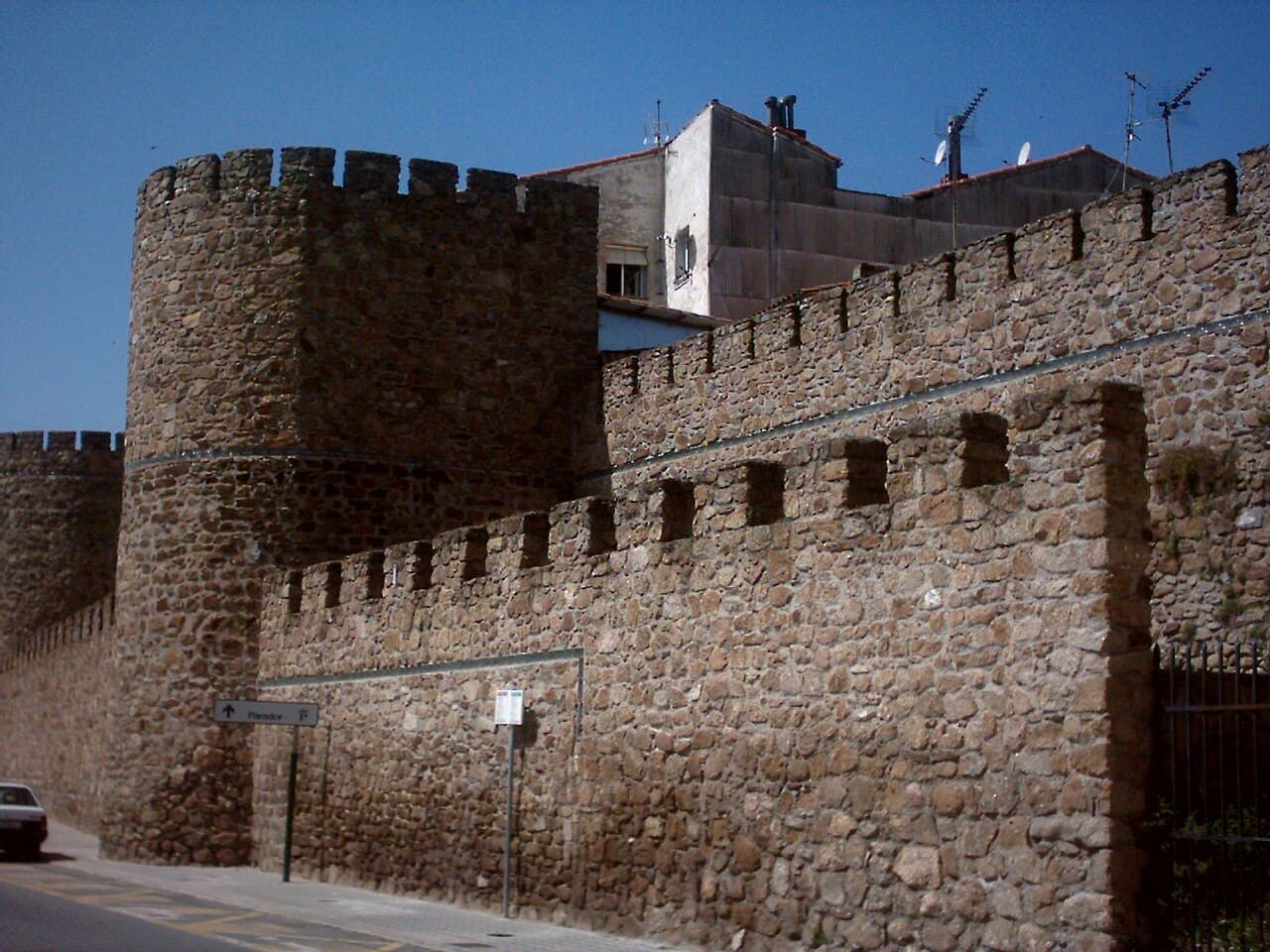 Walls and gates of Plasencia — Spain castle