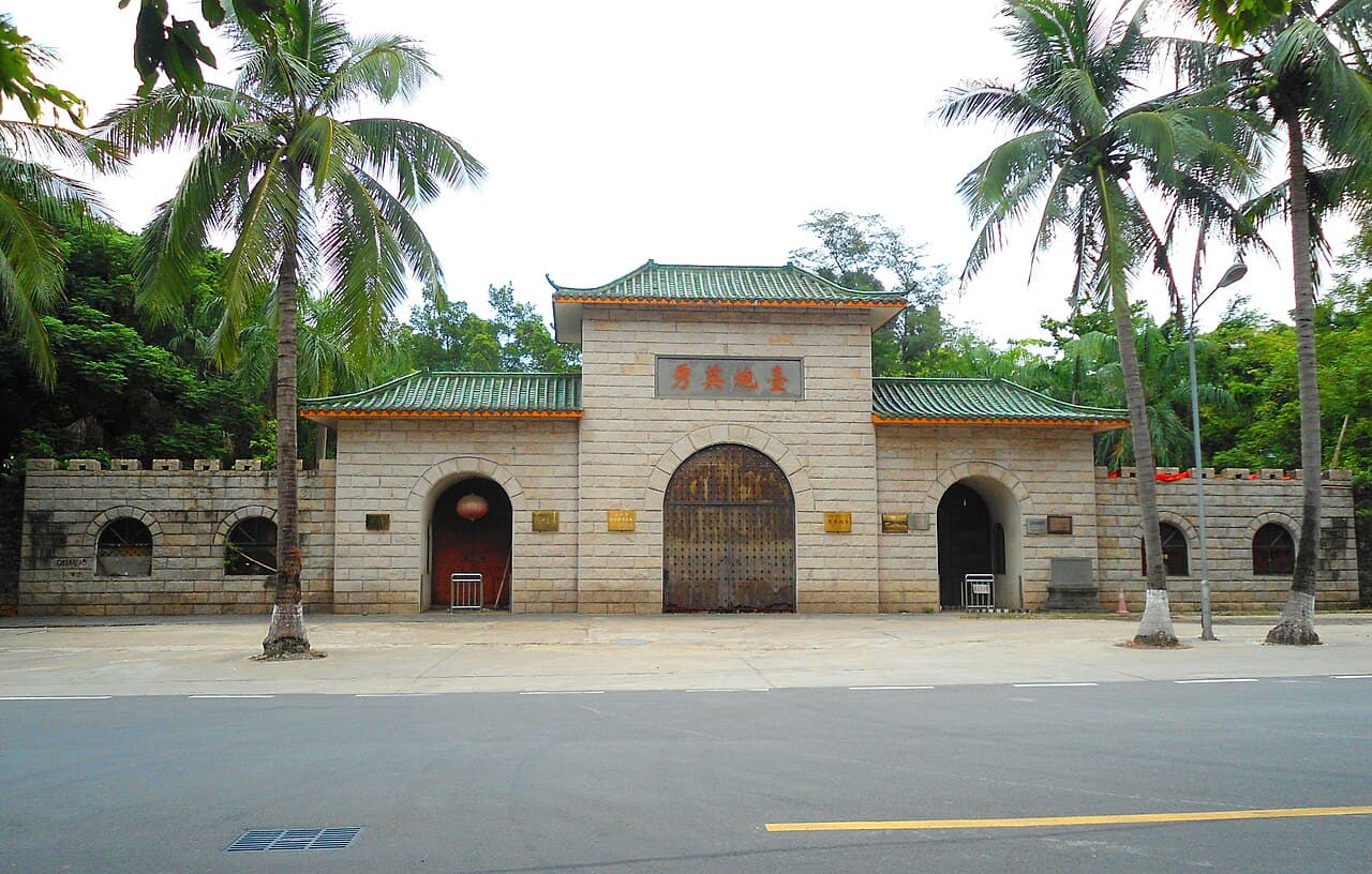 Xiuying Fort — China castle