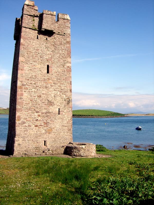 Carrickkildavnet Castle — Ireland castle