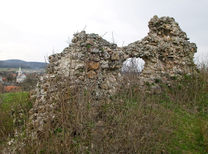 Kvasovo Castle — Ukraine castle