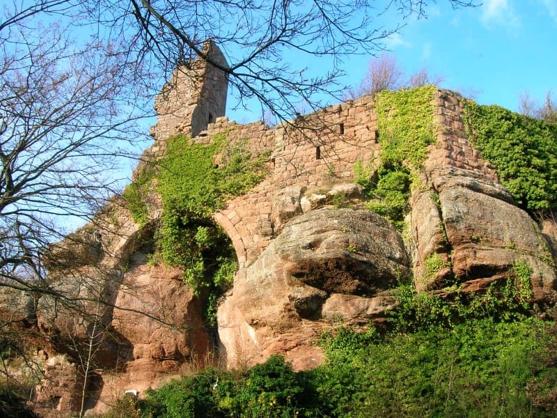 Guirbaden Castle — France castle