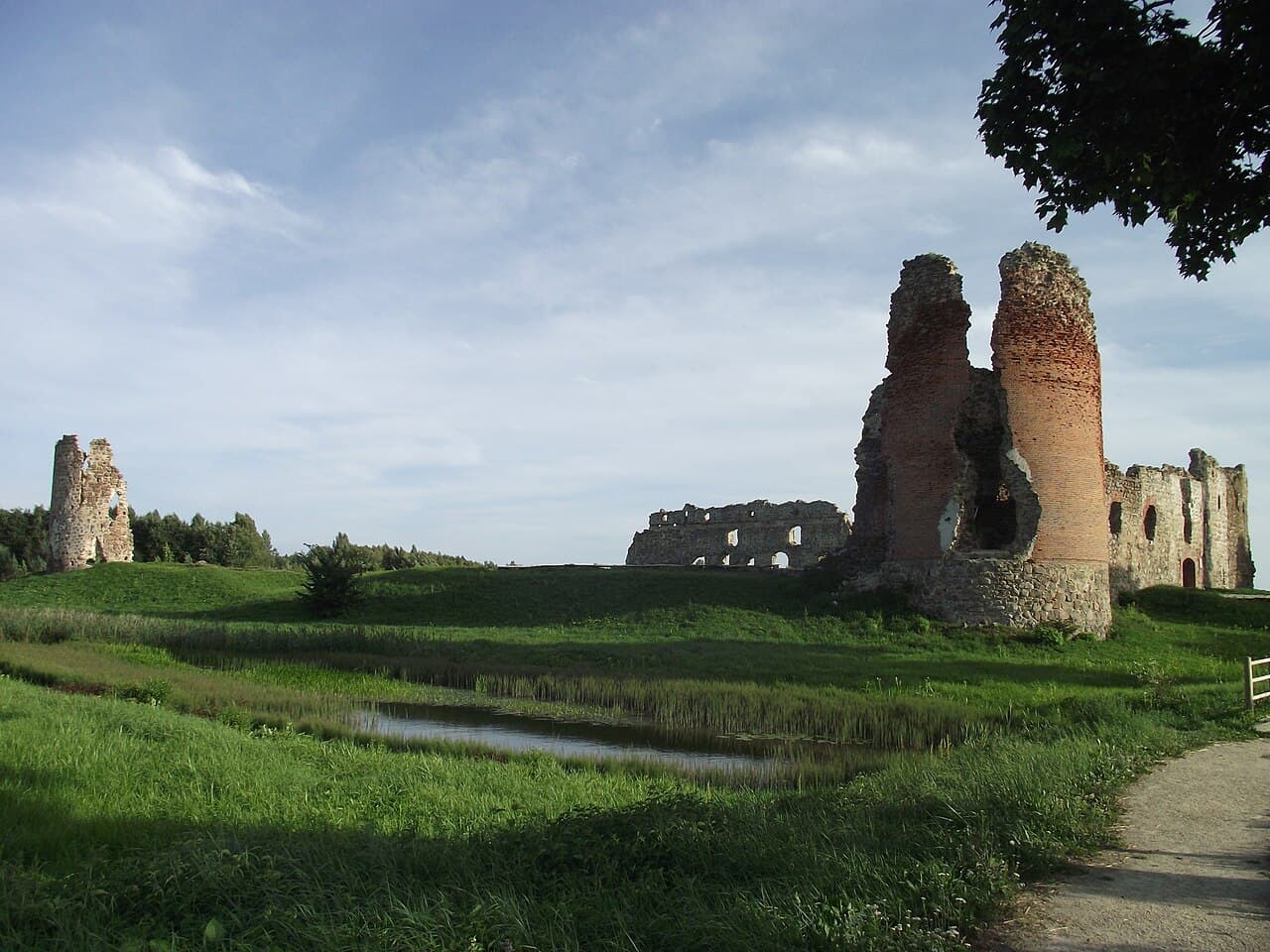 Laiuse Castle Ruins — Estonia castle