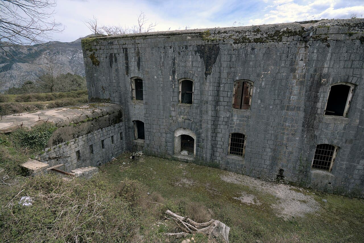 Fort Vrmac — Montenegro castle