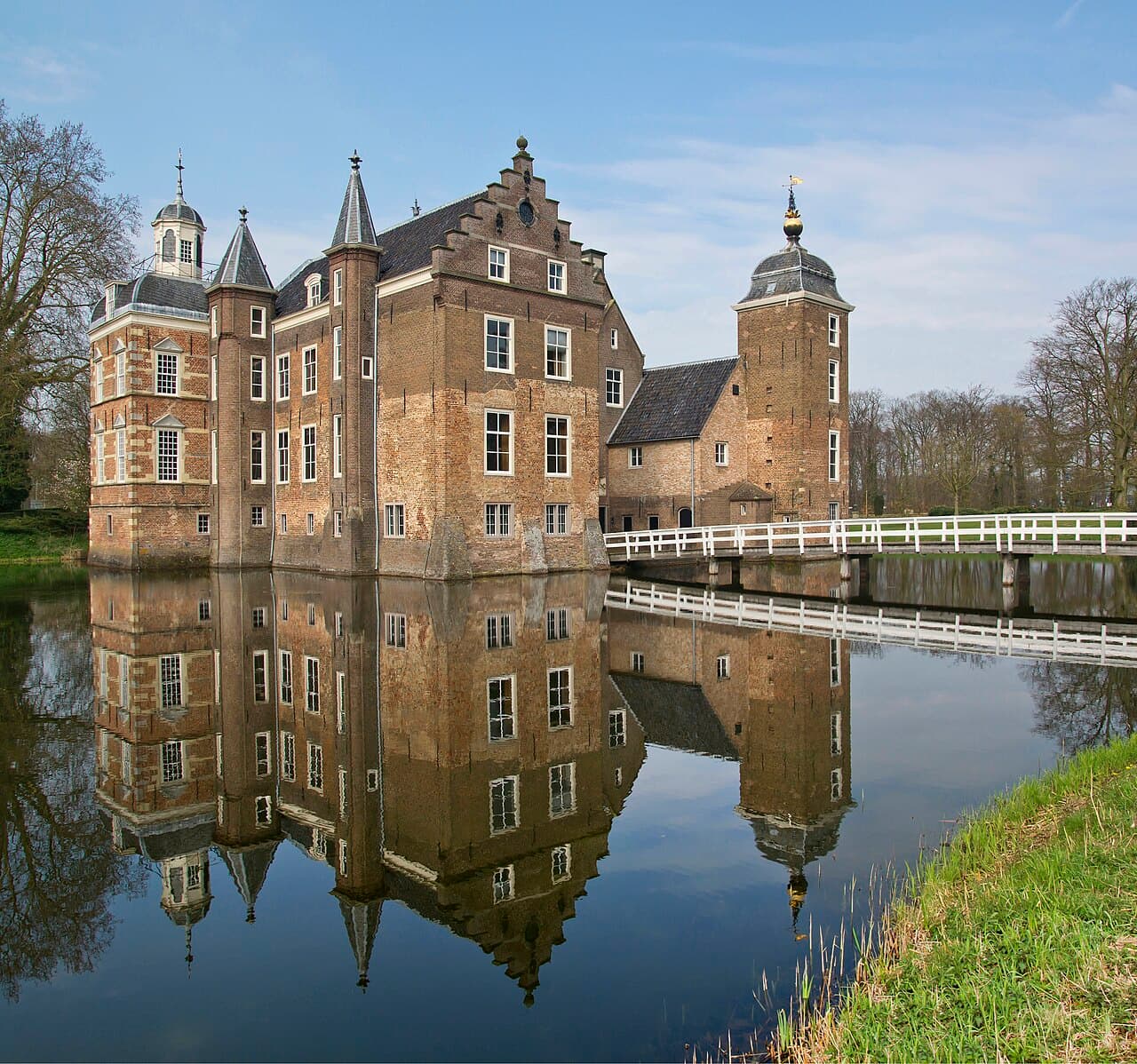 Kasteel Huize Ruurlo — Netherlands castle