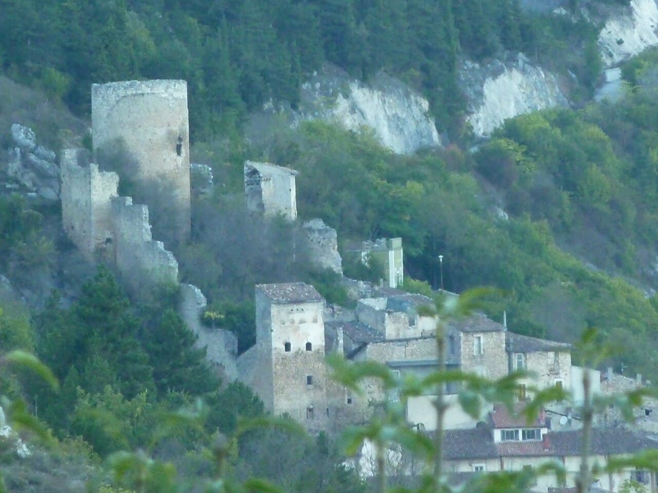 Castle of Fossa — Italy castle