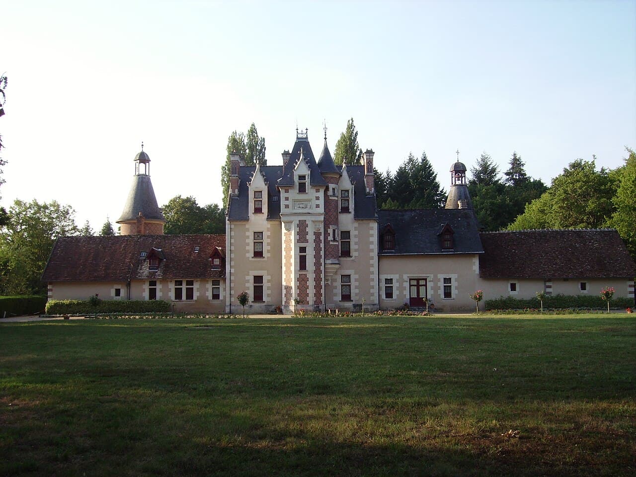 Château de Troussay — France castle