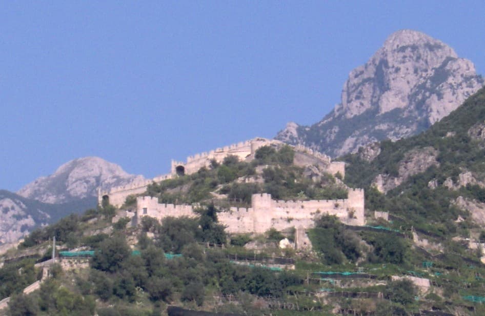Castle of San Nicola de Thoro Plano — Italy castle
