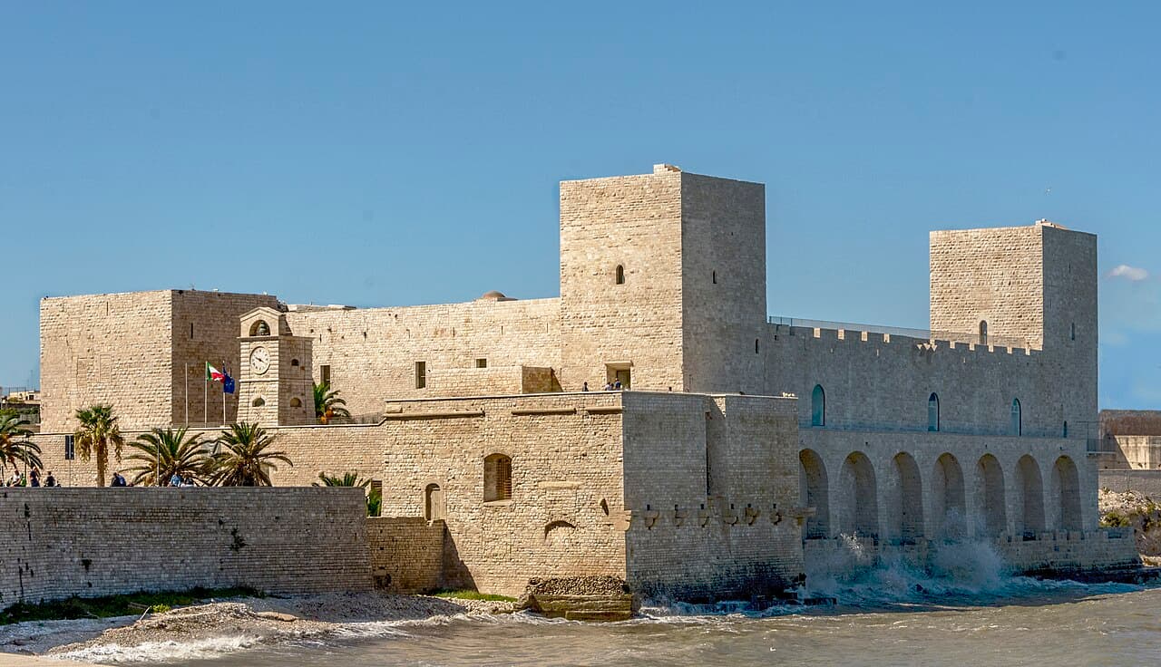 Trani Svevo Castle — Italy castle