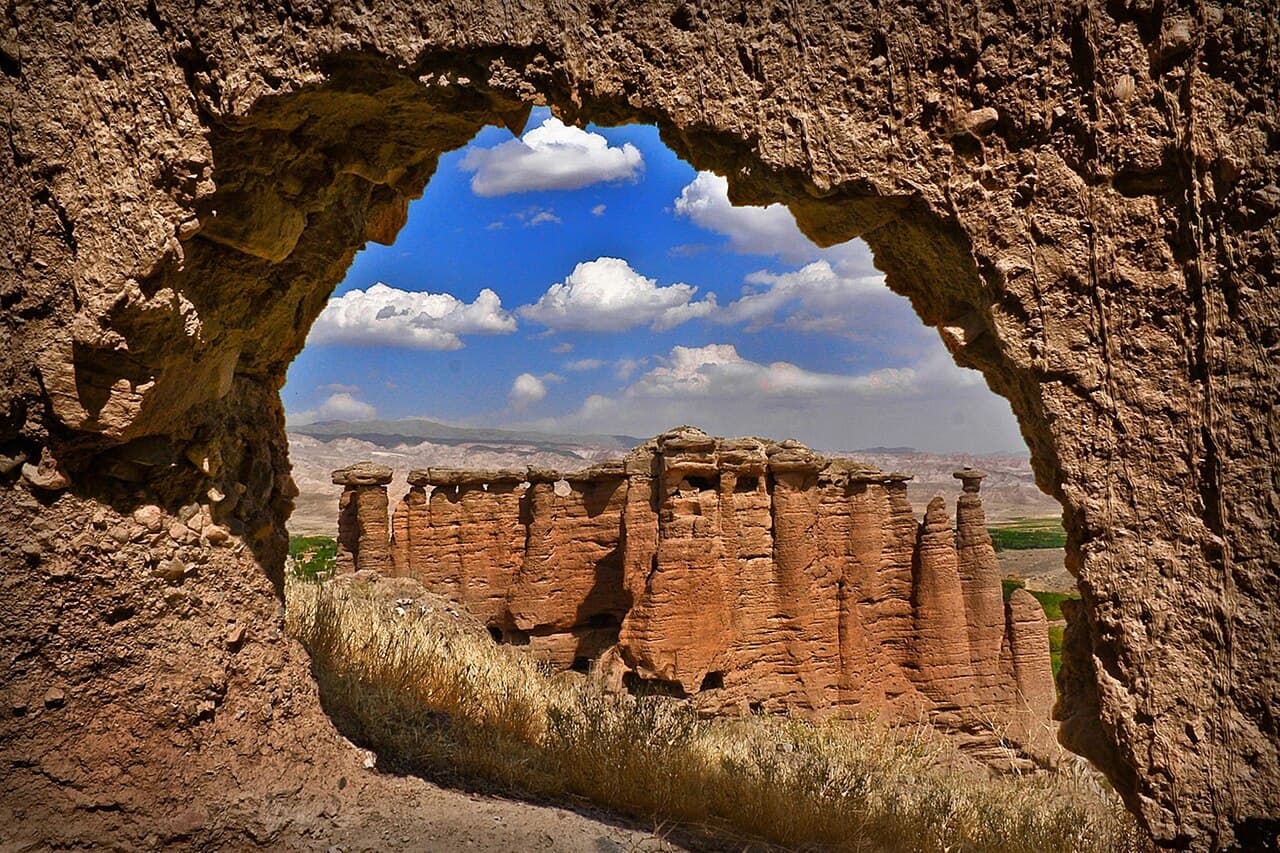 Behestan Castle — Iran castle
