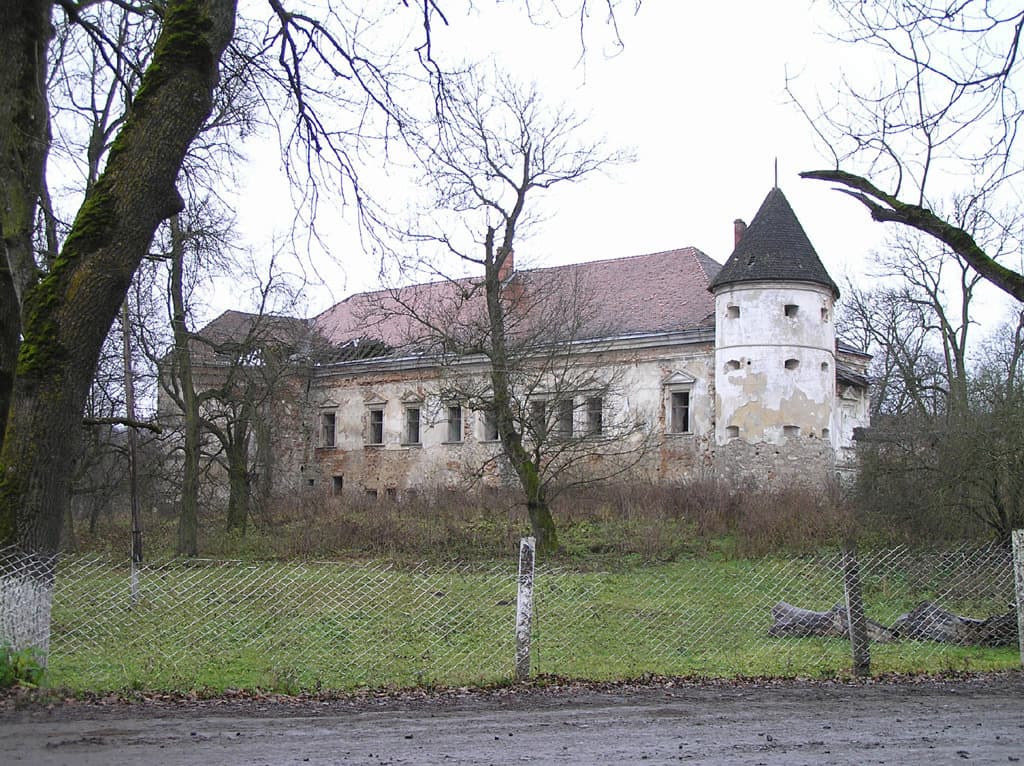 Pomoriany Castle — Ukraine castle