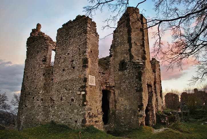 Vinné Castle Ruins — Slovakia castle