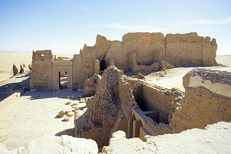 Qasr Dush — Egypt castle