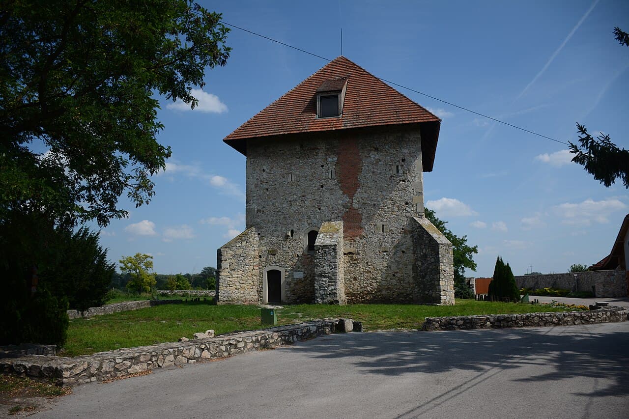 Kula Castle — Hungary castle