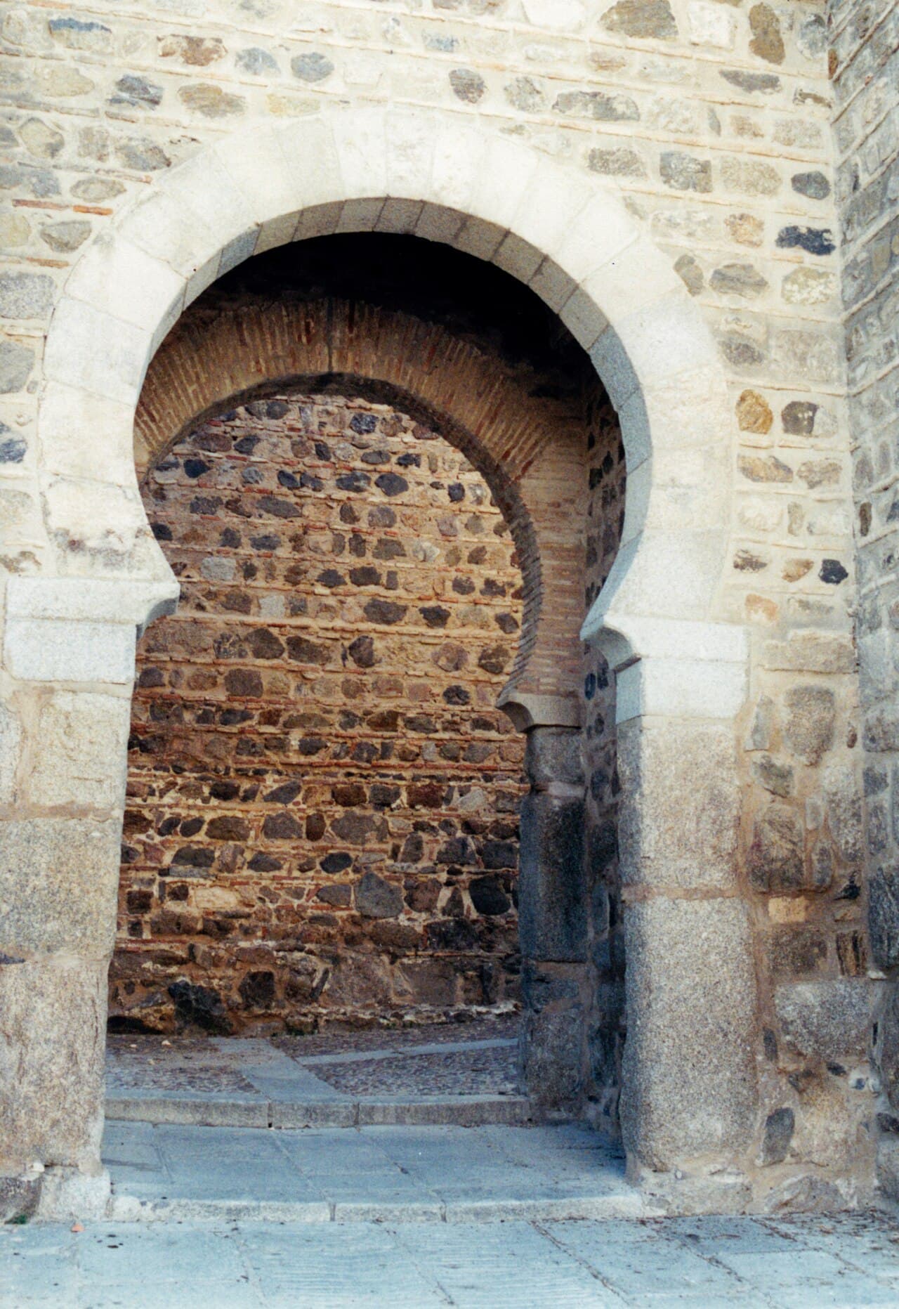 Puerta de Alcántara — Spain castle