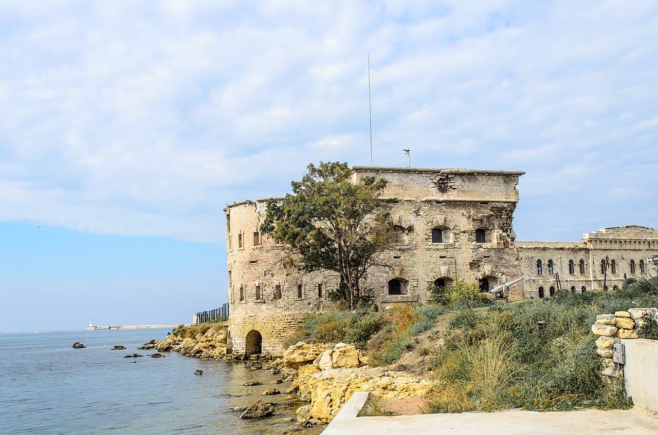 Mikhailovskaya Battery — Ukraine castle