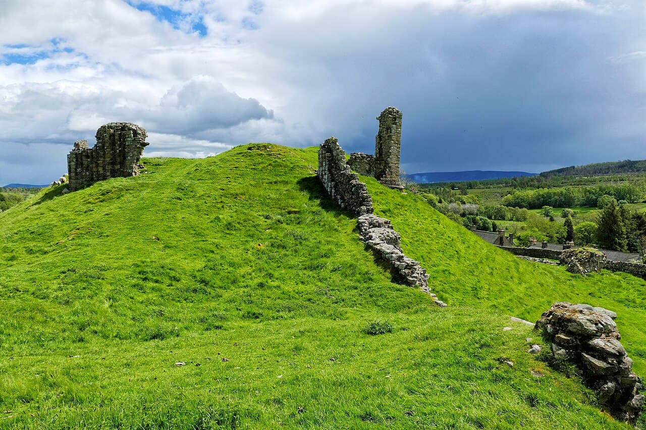 Harbottle Castle — United Kingdom castle