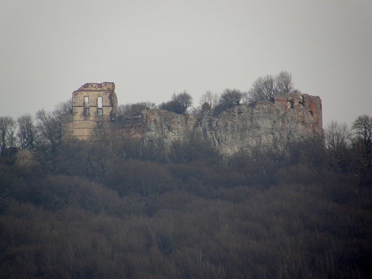Pajstún Castle Ruins — Slovakia castle