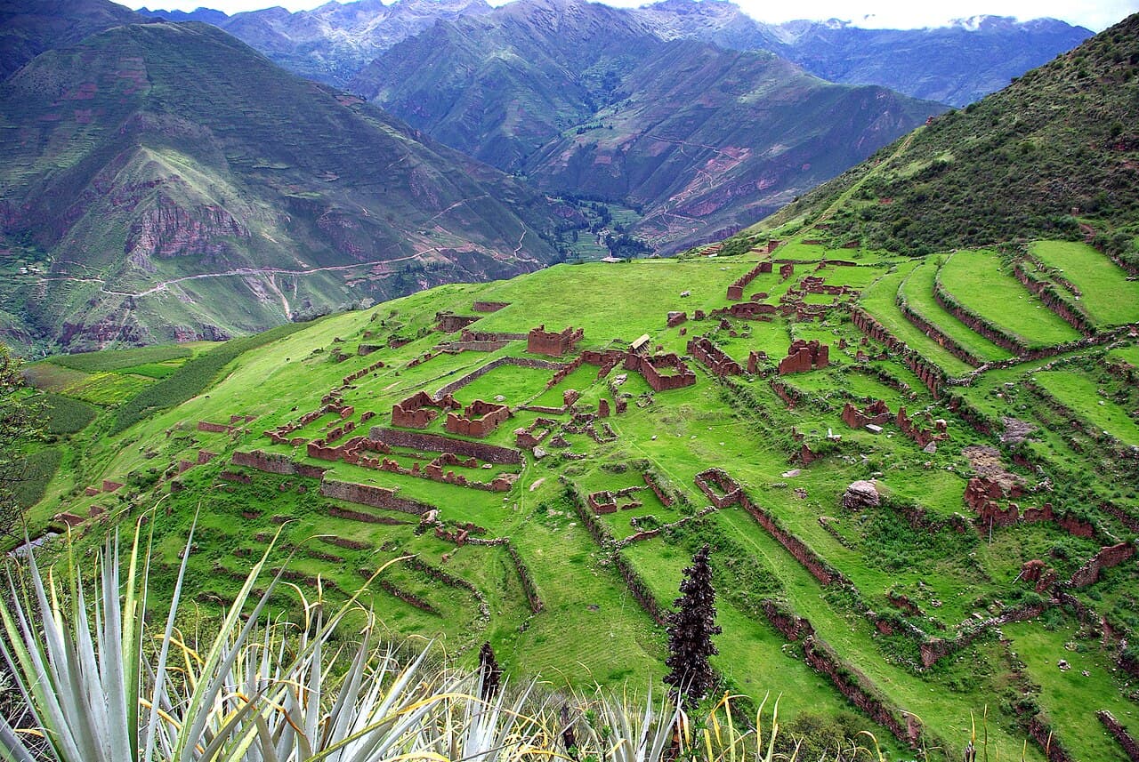 Huchuy Qosqo — Peru castle