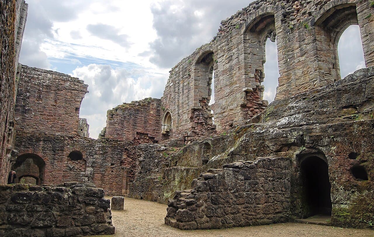 Spofforth Castle — United Kingdom castle