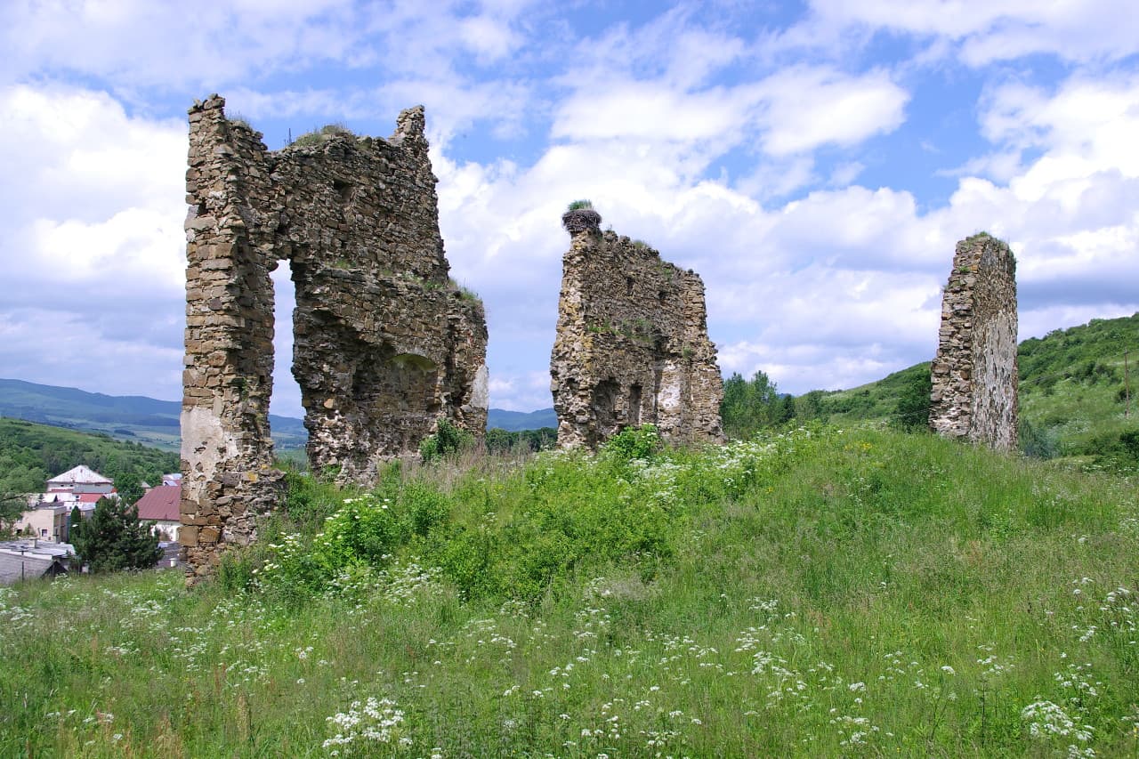 Holumnica — Slovakia castle