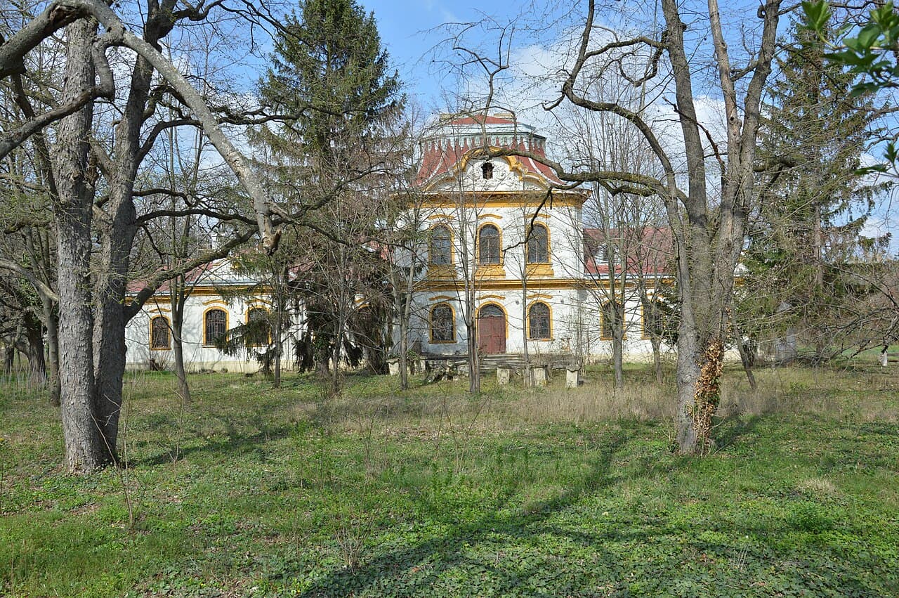 Hauszmann–Gschwindt Mansion, Velence — Hungary castle