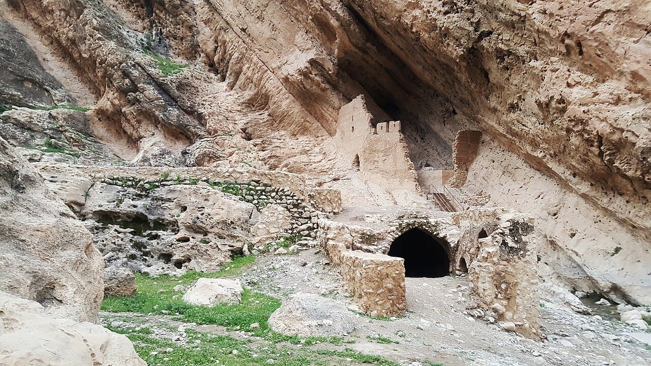 Sheykh Makan Castle — Iran castle