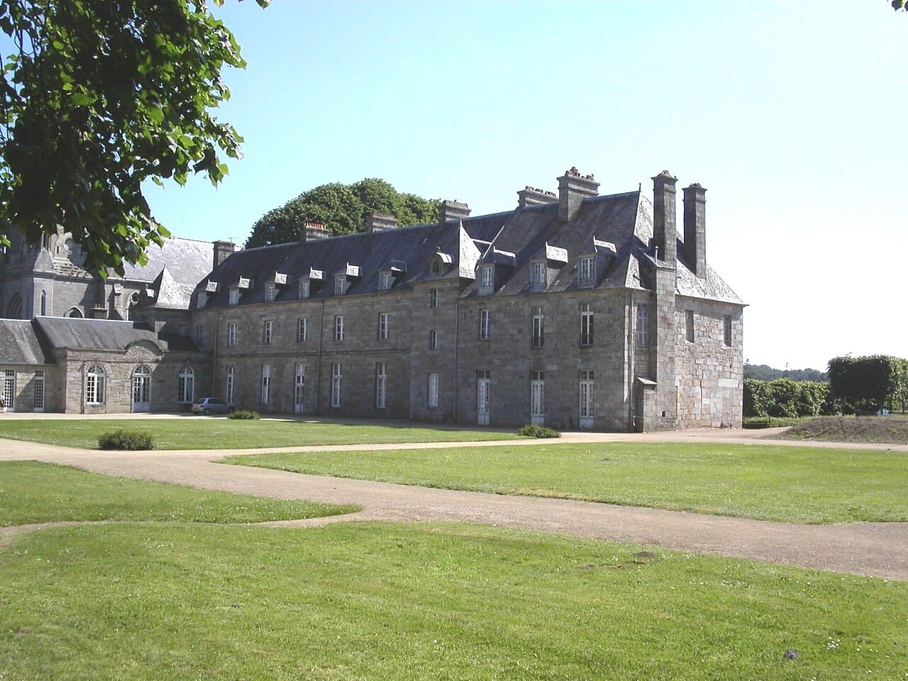 Quintin Castle — France castle