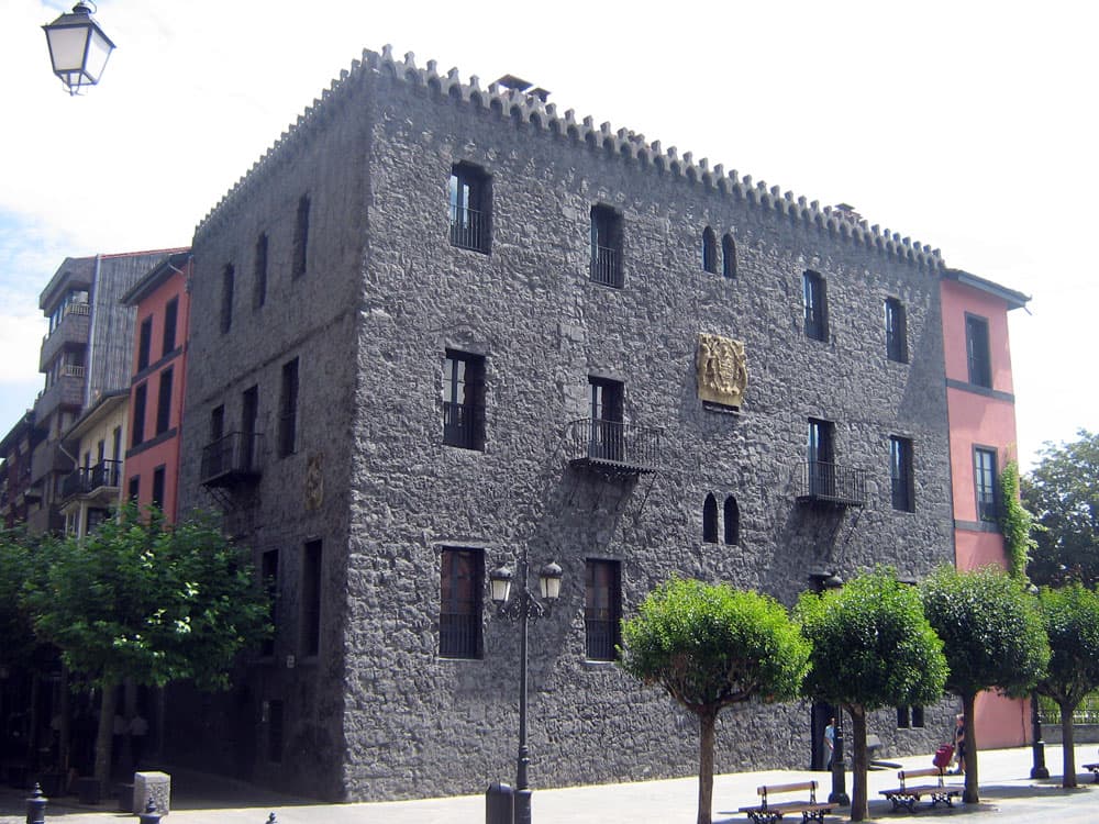 Torre Idiakez — Spain castle