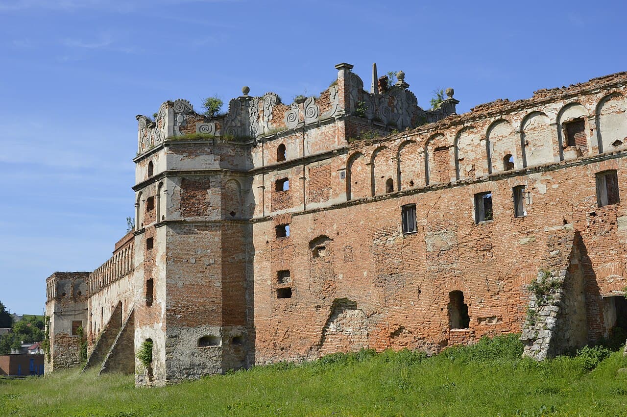 Stare Selo Castle — Ukraine castle