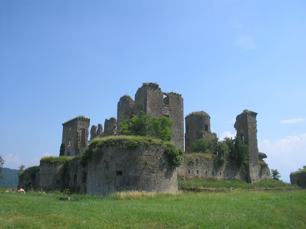 Château de Lagarde — France castle