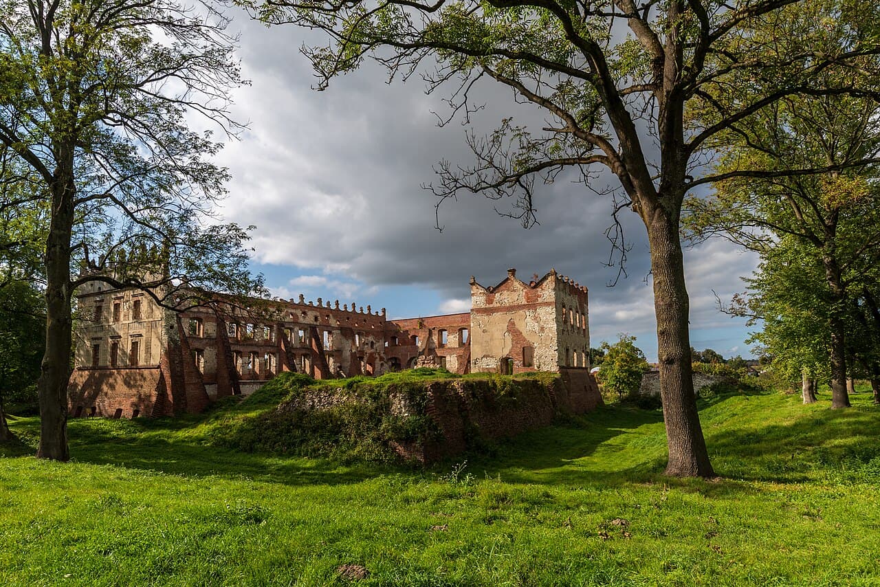 Krupe Castle — Poland castle