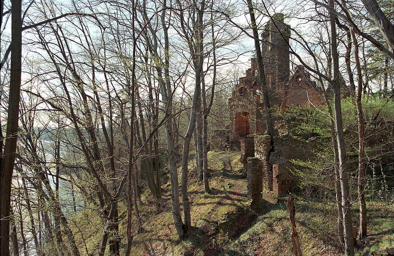 Rajsko — Poland castle
