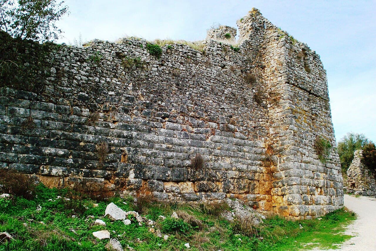 Rogoi — Greece castle