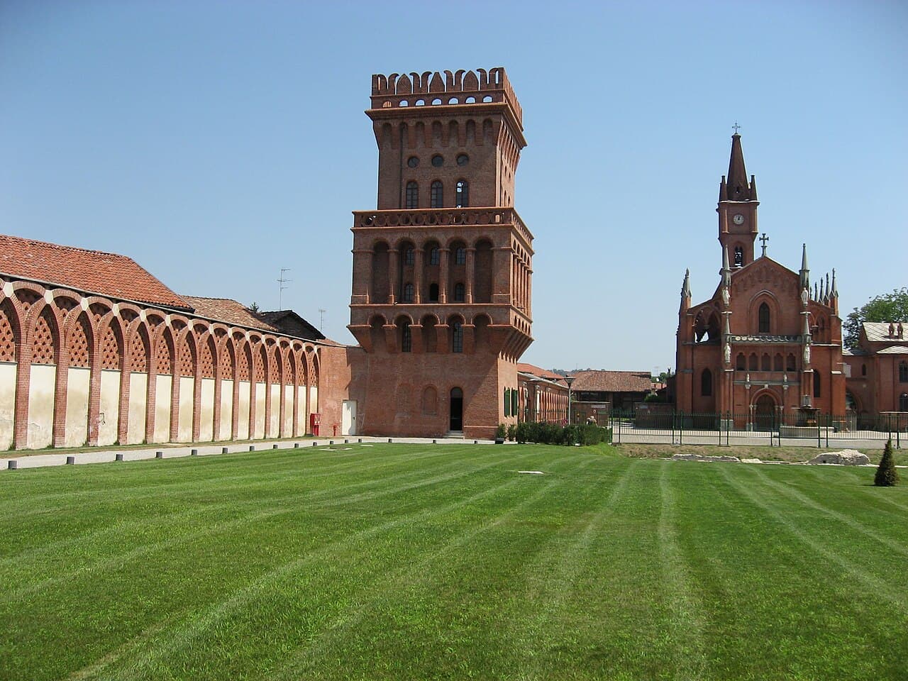 Castello di Pollenzo — Italy castle