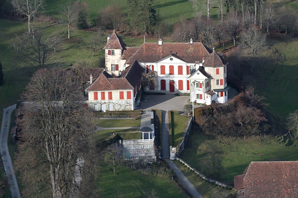 Toffen Castle — Switzerland castle