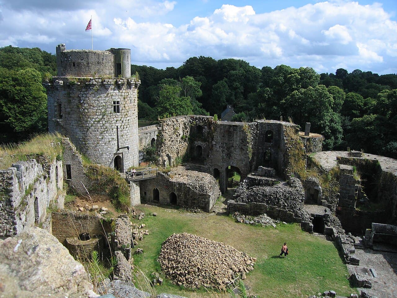 Tonquédec Castle — France castle