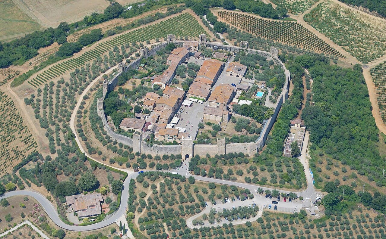 Monteriggioni — Italy castle