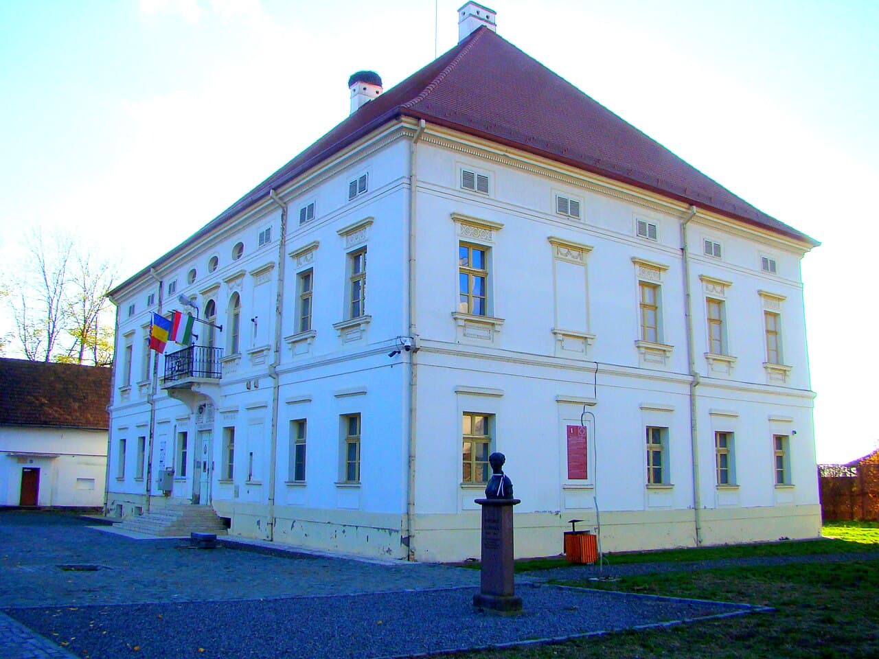 Rhédey Mansion, Sângeorgiu de Pădure — Romania castle
