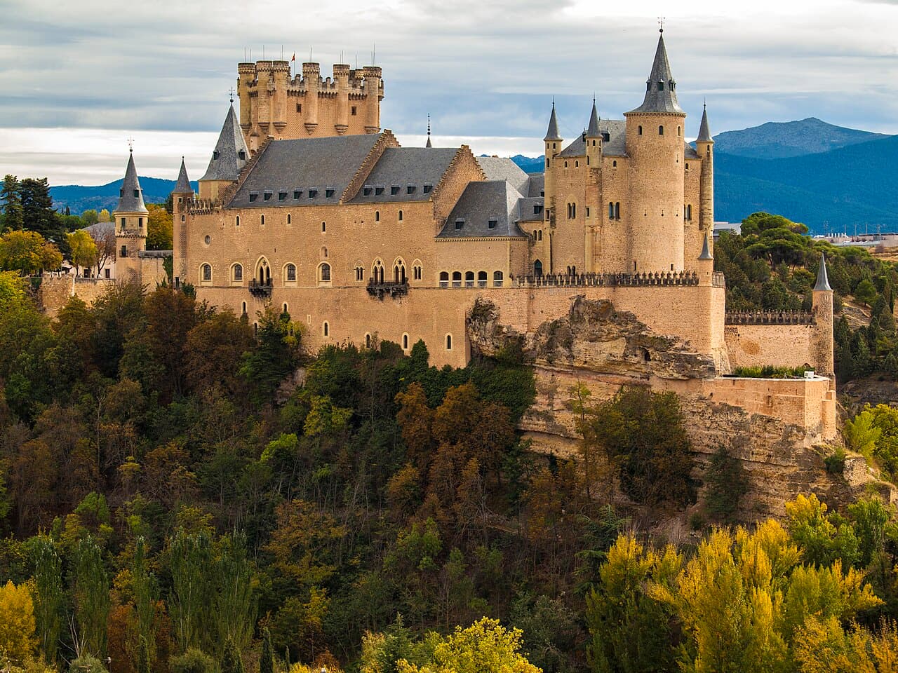 Alcázar of Segovia — Spain castle
