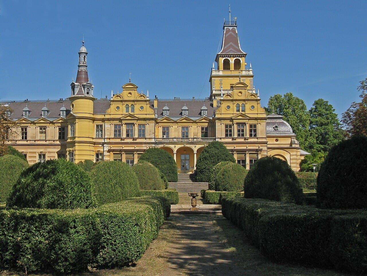 Wenckheim-kastély — Hungary castle