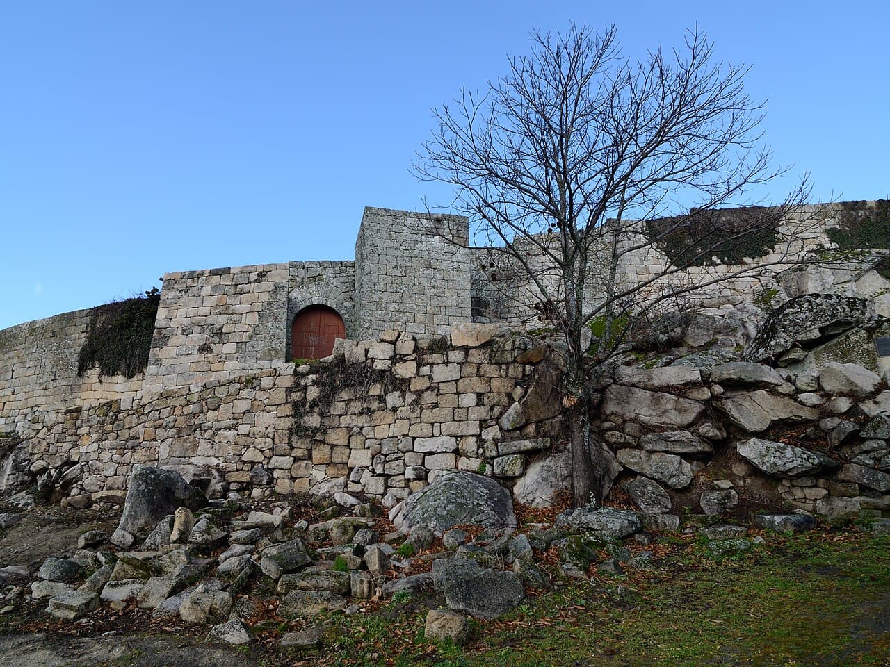 Castle of Carrazeda — Portugal castle