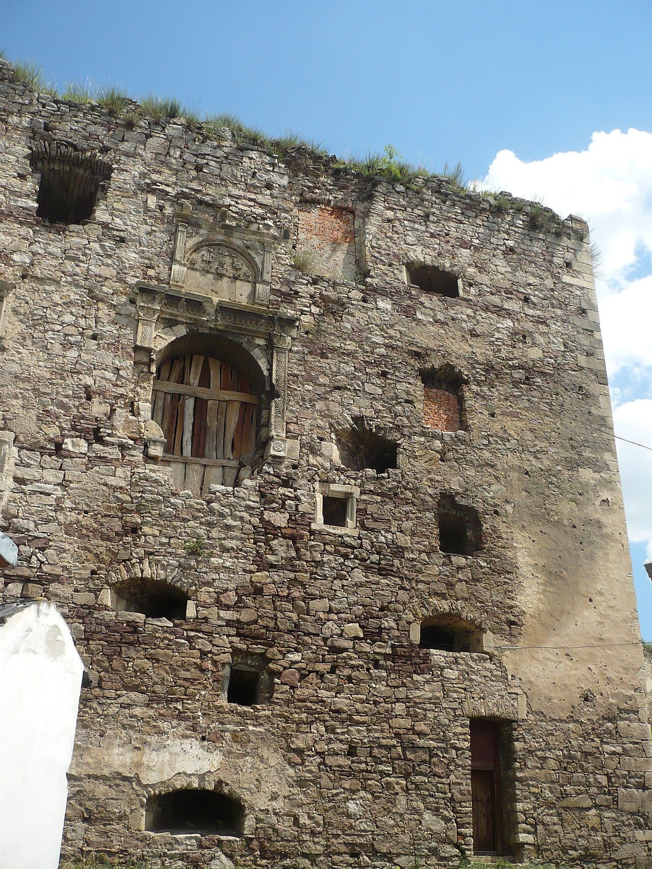 Yazlovets Castle — Ukraine castle