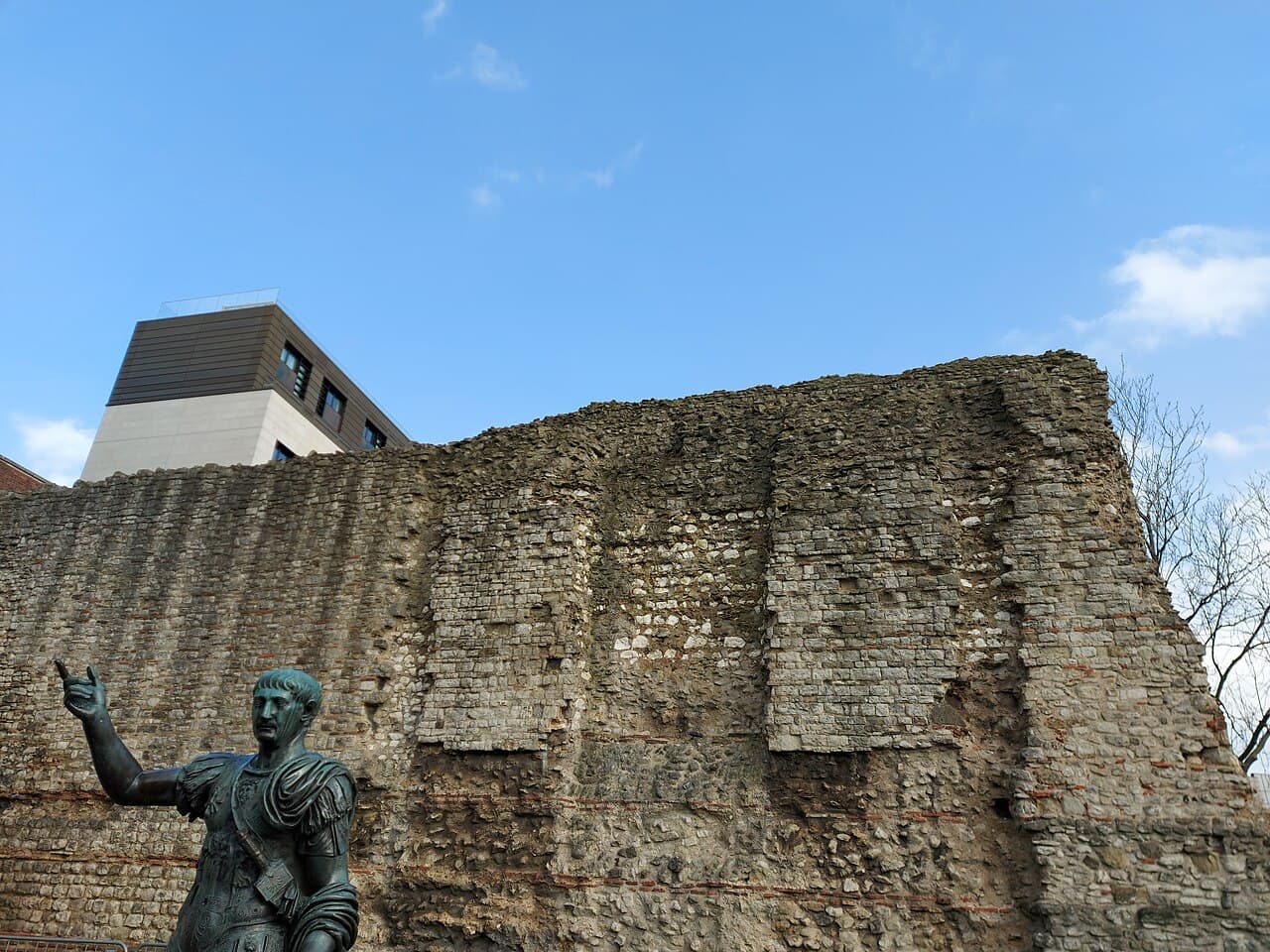 London Wall — United Kingdom castle