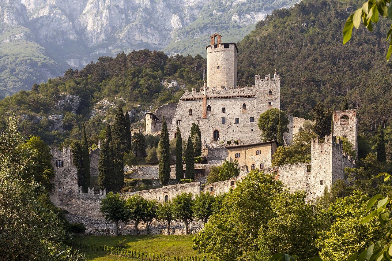 Castello di Sabbionara — Italy castle