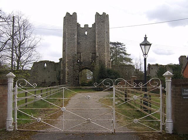 Mettingham Castle — United Kingdom castle