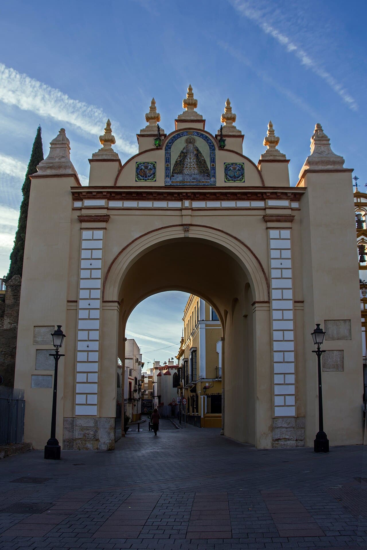 Puerta de la Macarena (Seville) — Spain castle