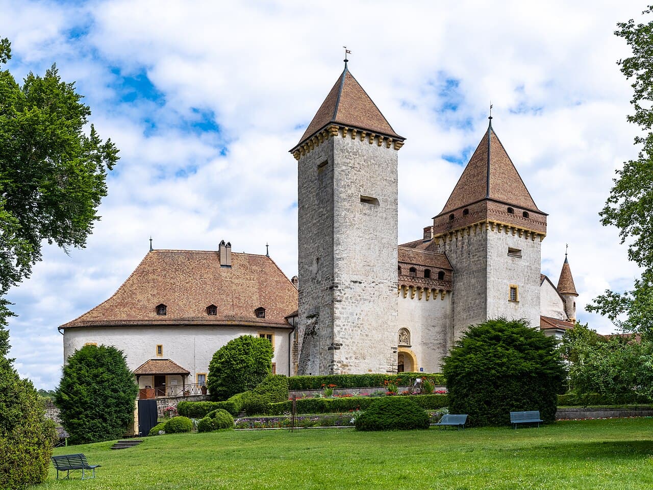 La Sarraz Castle — Switzerland castle
