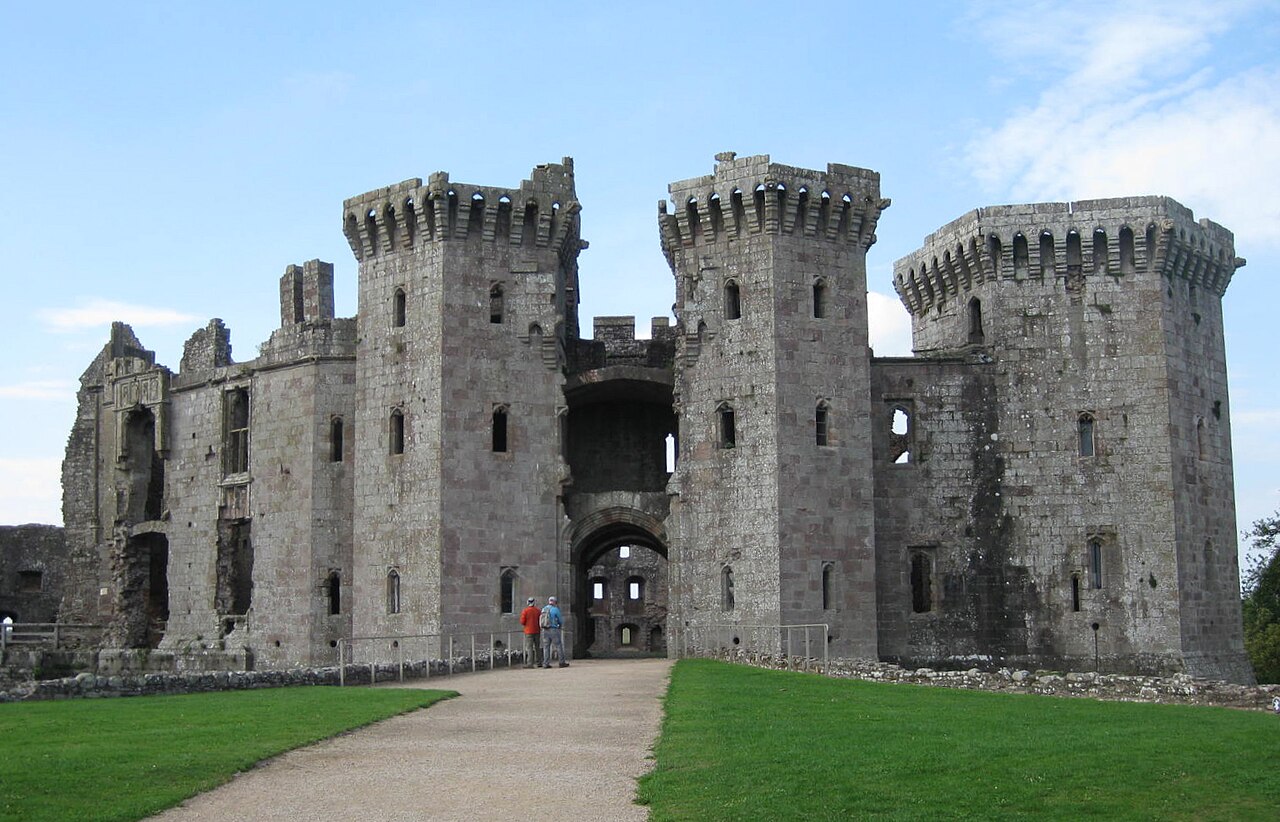 Raglan Castle — United Kingdom of Great Britain and Northern Ireland castle